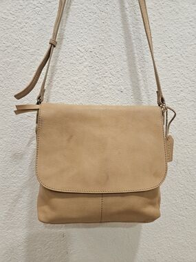 Vintage Unbranded Tan Leather Messenger Crossbody Flap Bag Minimalist 90s Style